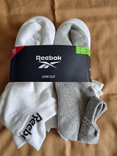 Reebok pair low cut - 10,